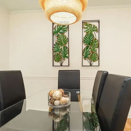 Modern 2br With Optional Parking Near Vanderbilt & Music Row, Walk To Centennial Park & Mins To Broadway