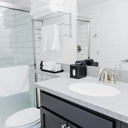 The Vinyl At Music Row - Garden Apartment