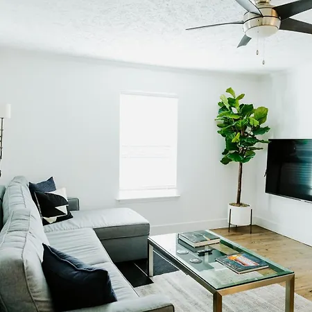 The Vinyl At Music Row - Garden Apartment