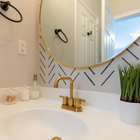 Apartment Luxury 2br King Beds With Optional Parking Near Vanderbilt & Broadway Nashville