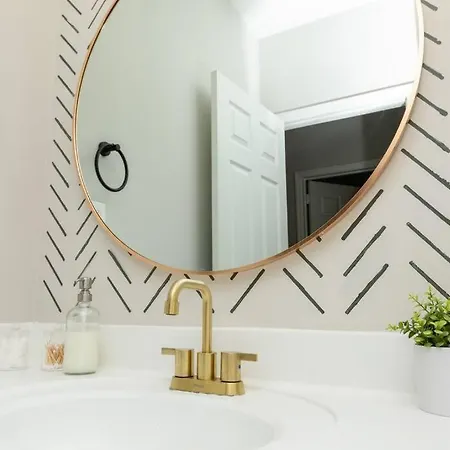 Apartment Modern 1br With King Bed And Optional Parking Near Broadway And The Gulch Nashville