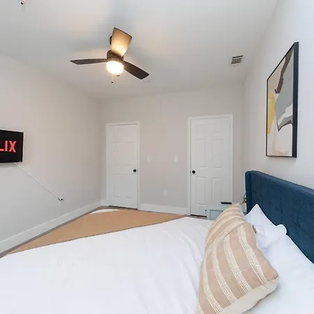 Modern 1br With King Bed And Optional Parking Near Broadway And The Gulch