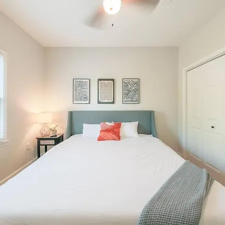 Trendy 2br Unit With King Beds And Optional Parking Near Broadway, Downtown & Hospitals Apartment Nashville