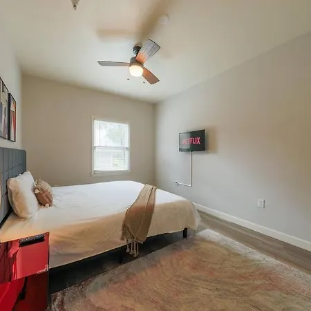 City-style Comfort 1br With King Bed And Optional Parking Close To Broadway, Downtown, Centennial Park * Nashville
