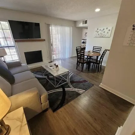 Cozy 2/1 Oasis With Fireplace In Tn *