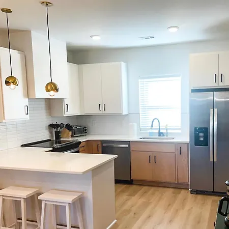 Two Rivers House Near Opryland, Sleeps 10 Game Holiday home *