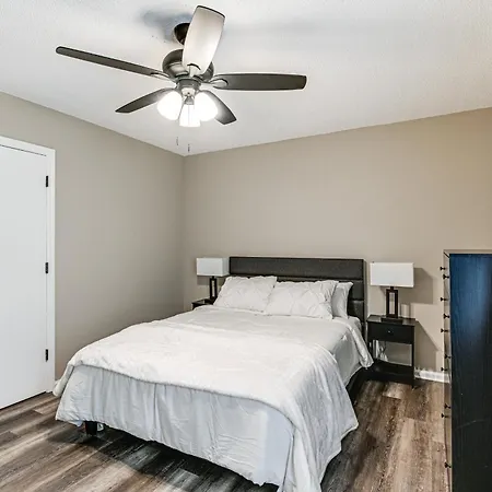 Holiday home North Vacation About 5 Mi To Downtown Nashville