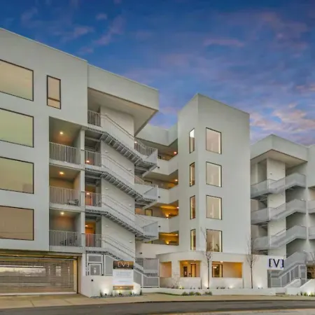 The Riverfront Vip - Walk To Broadway & Nissan Stadium - Free Garage * Nashville