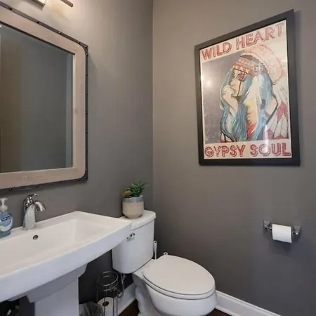 Weho Home, Geodis Park, Mini-golf, Arcade, 10min To Downtown! Sleeps 10! *