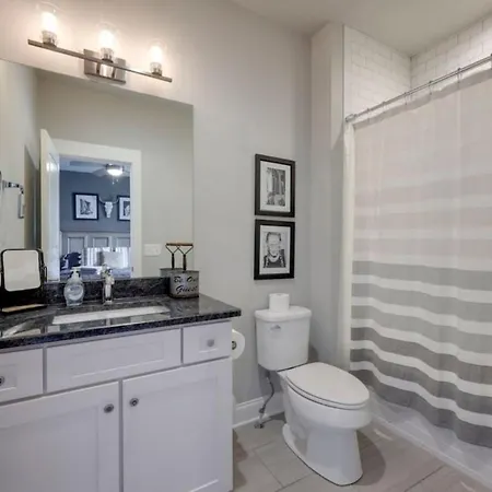 Weho Home, Geodis Park, Mini-golf, Arcade, 10min To Downtown! Sleeps 10! * Nashville