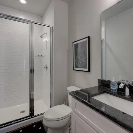 Weho Home, Geodis Park, Mini-golf, Arcade, 10min To Downtown! Sleeps 10! Holiday home Nashville
