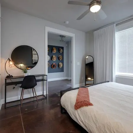 Weho Home, Geodis Park, Mini-golf, Arcade, 10min To Downtown! Sleeps 10! Nashville