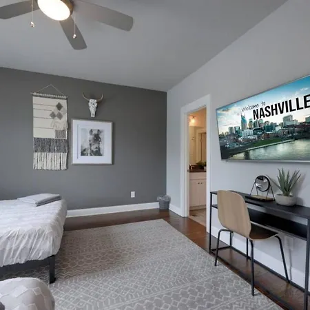 Weho Home, Geodis Park, Mini-golf, Arcade, 10min To Downtown! Sleeps 10! *