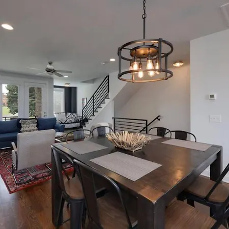 Weho Home, Geodis Park, Private Movie Theater! 10min To Broadway! Sleeps 10! Nashville