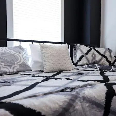 Weho Home, Geodis Park, Private Movie Theater! 10min To Broadway! Sleeps 10!