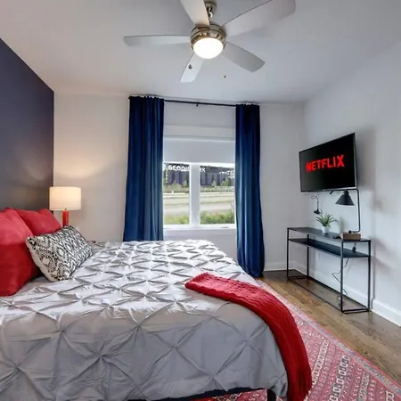 Holiday home Weho Home, Geodis Park, Private Movie Theater! 10min To Broadway! Sleeps 10! *