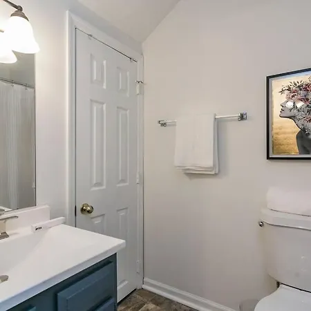 Modern Loft/ Minutes From The Airport * Nashville