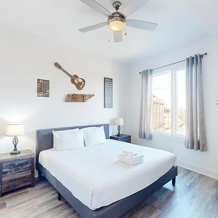 Apartment Awhile In Music City #302