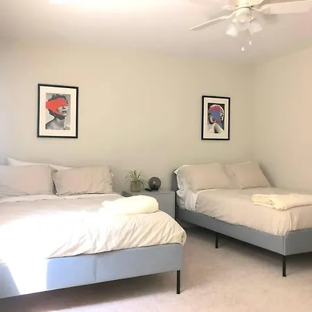 East Garden With 3 Bedrooms Apartment