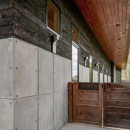 Unique Modern Ranch W Year Round Pool And Hot Tub Holiday home