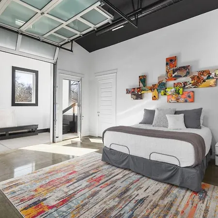 Unique Modern Ranch W Year Round Pool And Hot Tub Nashville