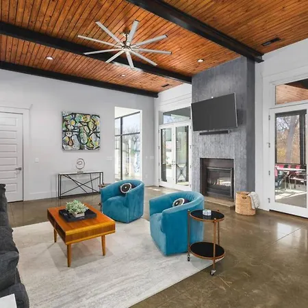 Holiday home Unique Modern Ranch W Year Round Pool And Hot Tub Nashville