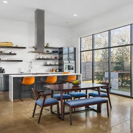 Unique Modern Ranch W Year Round Pool And Hot Tub * Nashville