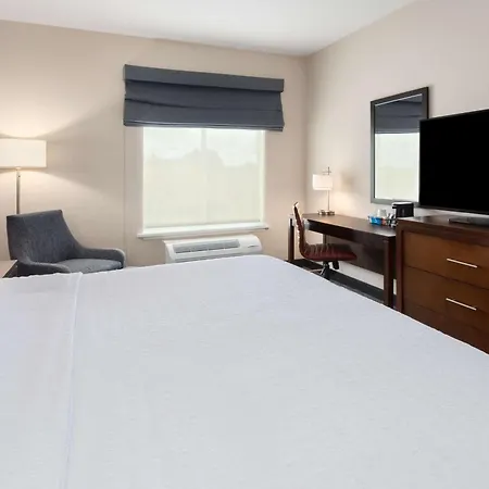 Hampton By Hilton Airport Century Place 3*
