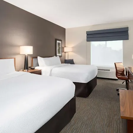 Hampton By Hilton Airport Century Place