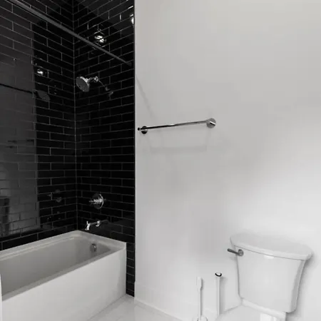 Holiday home Luxurious 4bd Sleeps 12 Minutes To Downtown With Parking Nashville