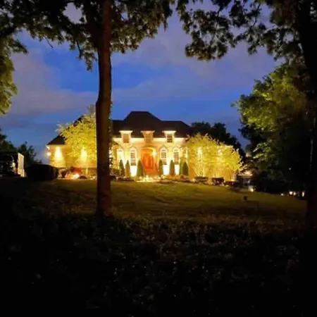 Luxury@lake Mansion Pool/hot Tub For Discerning Tastes Holiday home *