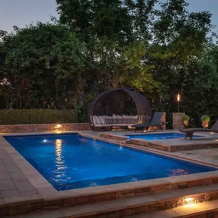 Holiday home Luxury@lake Mansion Pool/hot Tub For Discerning Tastes Nashville