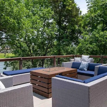 Luxury@lake Mansion Pool/hot Tub For Discerning Tastes Holiday home *