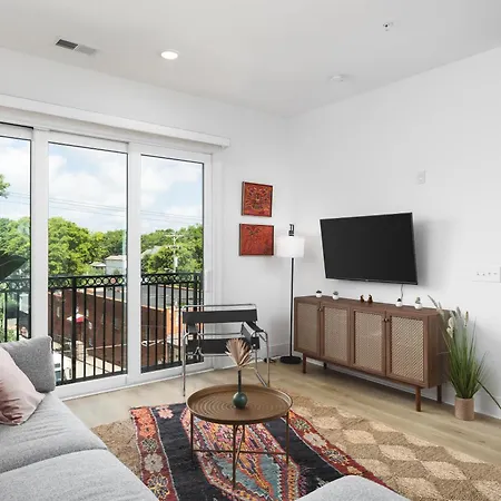 Near Downtown Broadway & Stadium With Free Parking Apartment