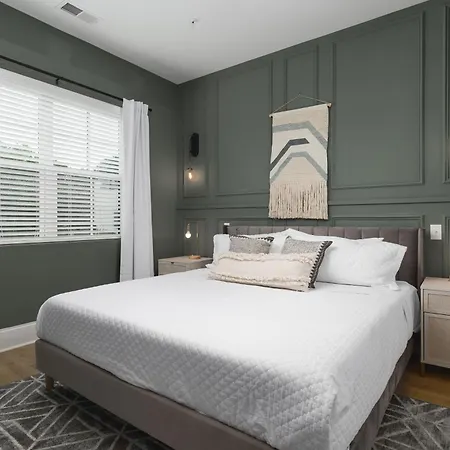 Chic And Cozy Designer 3 Miles To Downtown Apartment Nashville