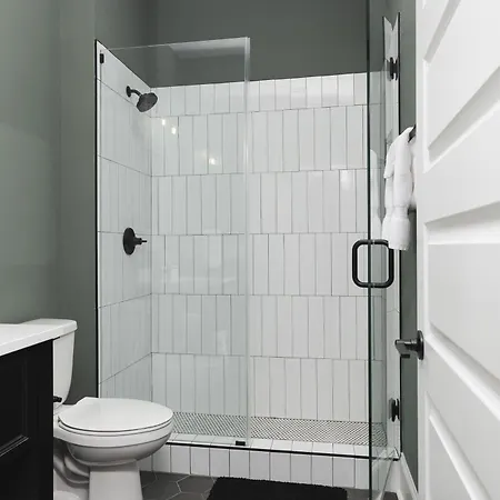 Apartment Chic And Cozy Designer 3 Miles To Downtown