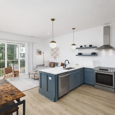 Stunning Spacious Near Restaurants & Coffee