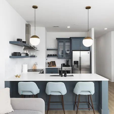 Stunning Spacious Near Restaurants & Coffee