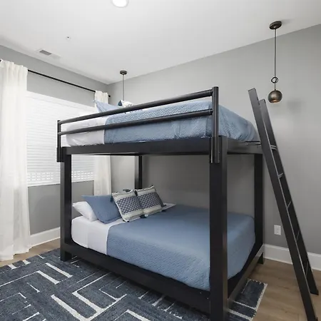 Apartment Chic East With Free Parking 3 Mi To Broadway