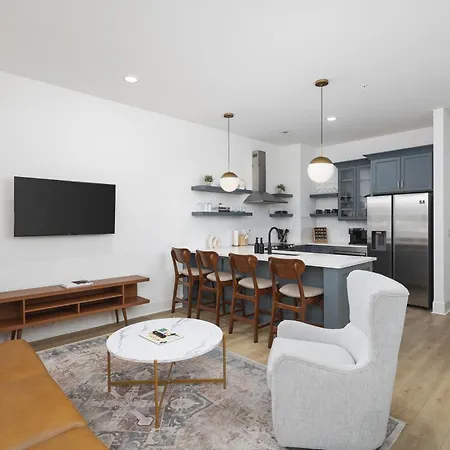 Chic East With Free Parking 3 Mi To Broadway Nashville