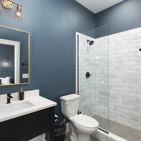 Apartment Chic East With Free Parking 3 Mi To Broadway