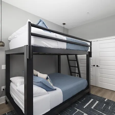 Chic East With Free Parking 3 Mi To Broadway Nashville