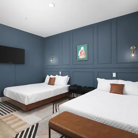 Chic East With Free Parking 3 Mi To Broadway *