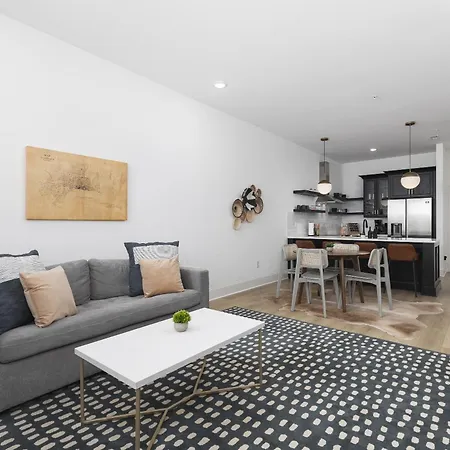 Near Downtown Broadway & Stadium With Free Parking Nashville