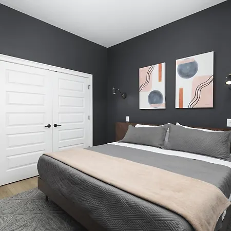 Near Downtown Broadway & Stadium With Free Parking Apartment Nashville