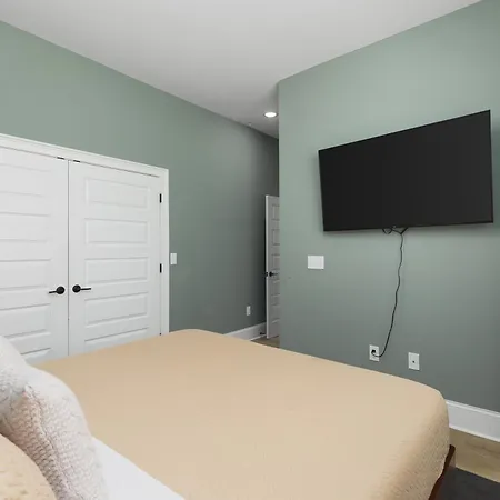Luxury Design Condo, Close To Downtown Broadway & Coffee Apartment Nashville