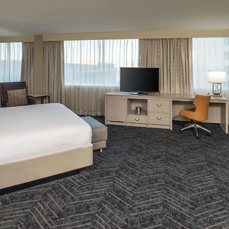 Doubletree By Hilton Downtown Hotel Nashville