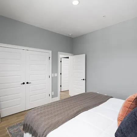 Tranquil Haven Close To Broadway With Free Parking