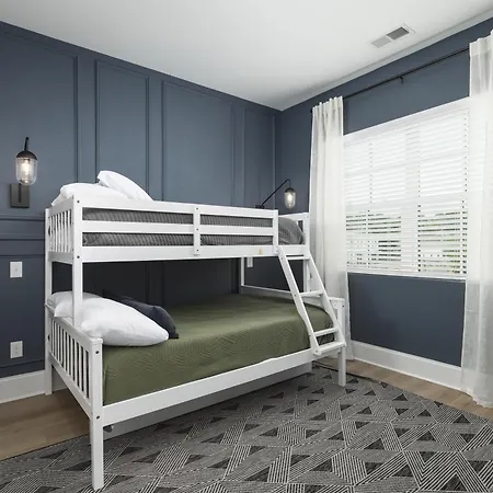 Modern Spacious With Parking By Downtown Broadway *
