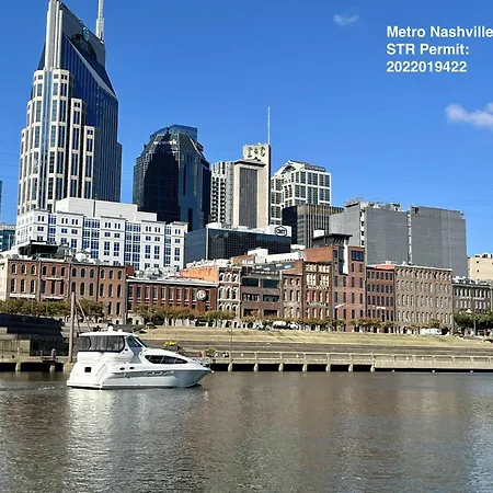 Riverfront 786 Holiday home *